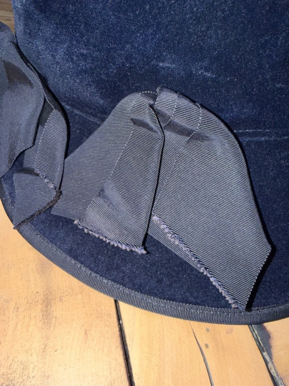 Vintage Nan Cie original Navy Velvet Bow Accent Cloche Hat - Picture 8 of 8